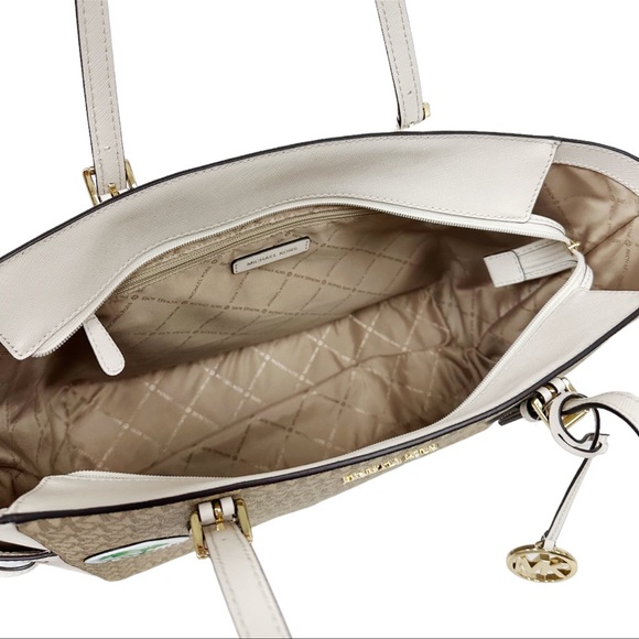 Michael Kors Gilly Large Drawstring Zip Tote Light Cream MK Signature - Picture 4 of 7